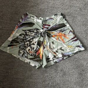 Guess Floral Print Women Shorts